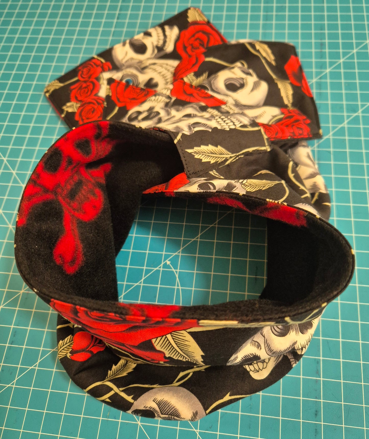 Skulls And Roses Snood Fleece Lined Scarf Neck Warmer