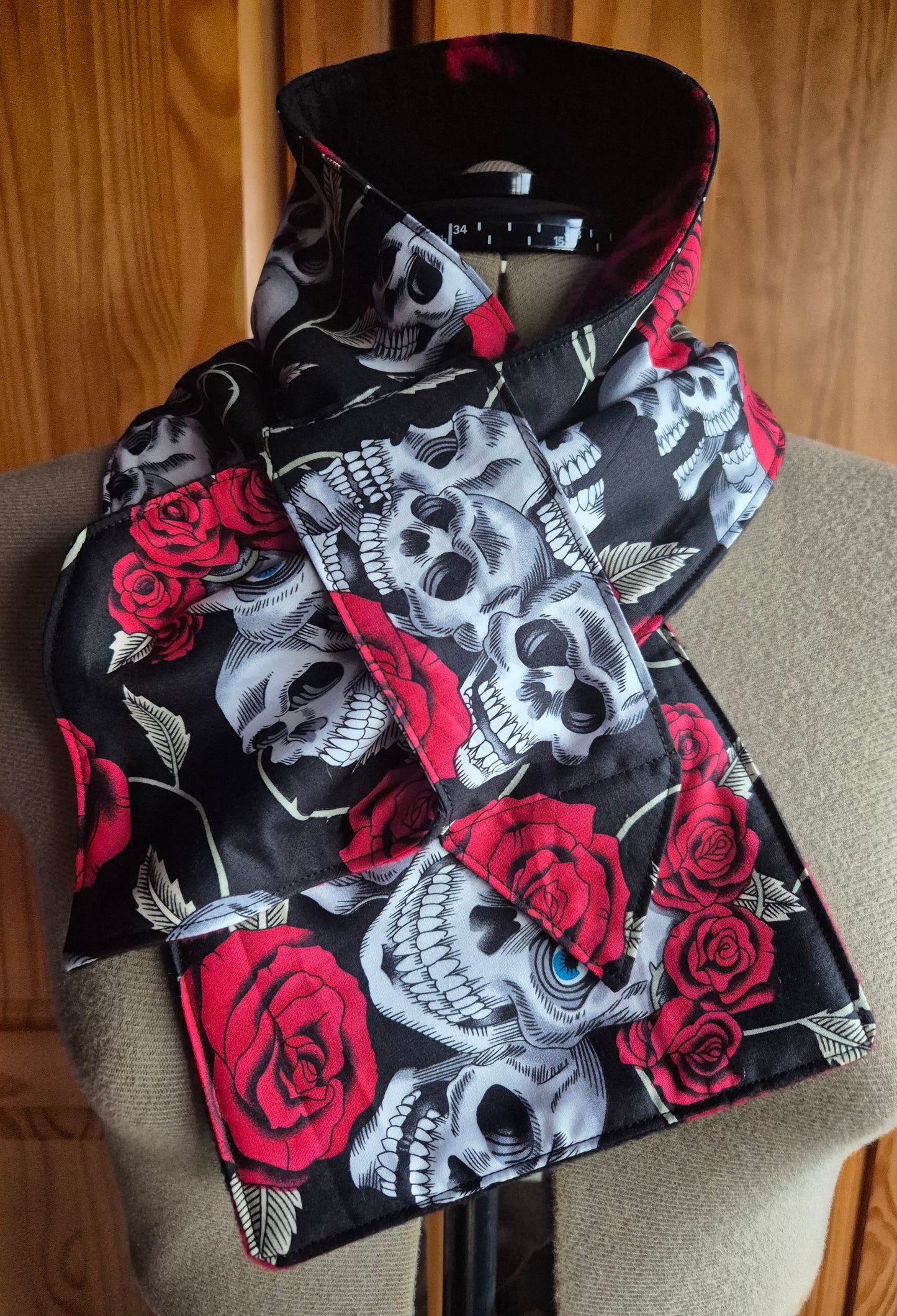 Skulls And Roses Snood Fleece Lined Scarf Neck Warmer